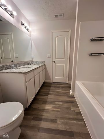 904 N 13th Street, Elwood, IN 46036