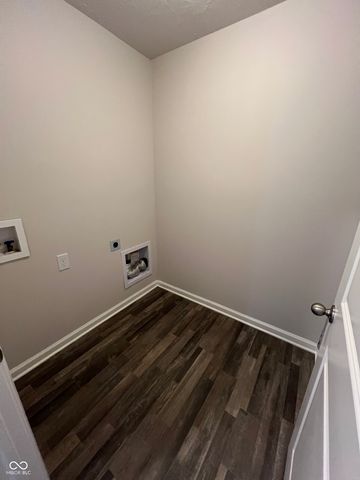 904 N 13th Street, Elwood, IN 46036