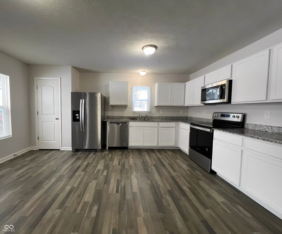 904 N 13th Street, Elwood, IN 46036