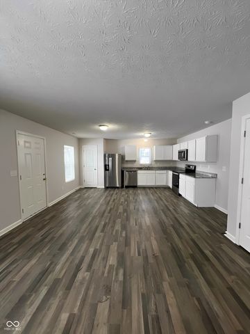 904 N 13th Street, Elwood, IN 46036