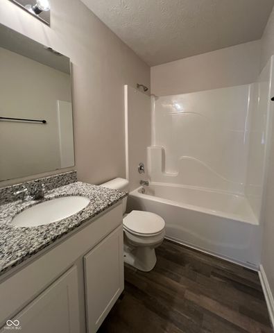 904 N 13th Street, Elwood, IN 46036