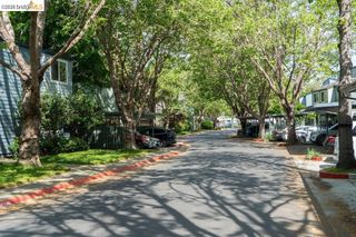 91 Emery Bay Dr, Emeryville, CA 94608