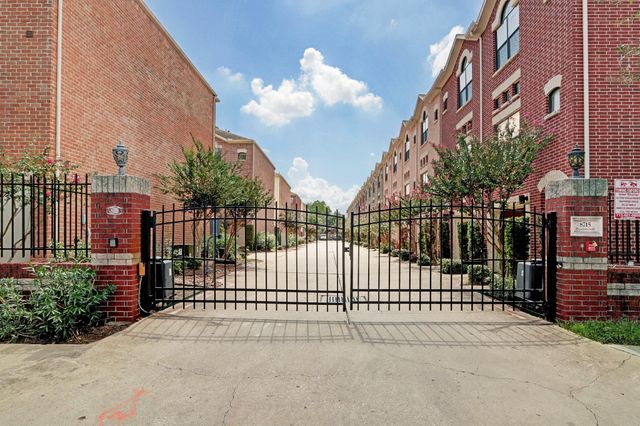 8715 Meadowcroft Drive 901, Houston, TX 77063