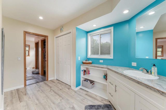 E13095 County Rd. W, Baraboo, WI 53913