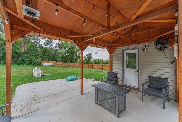 E13095 County Rd. W, Baraboo, WI 53913