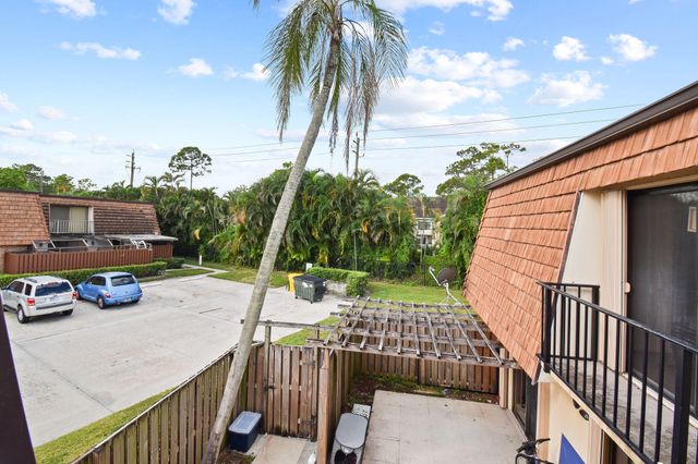 2406 24th Lane, Greenacres, FL 33463