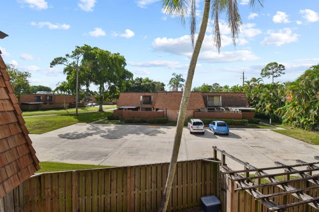 2406 24th Lane, Greenacres, FL 33463