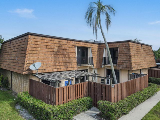 2406 24th Lane, Greenacres, FL 33463