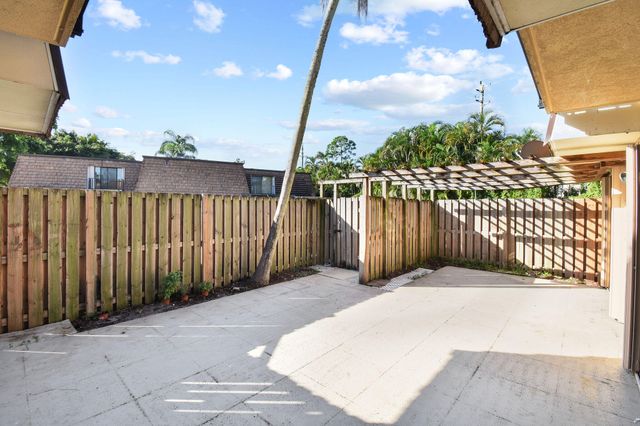 2406 24th Lane, Greenacres, FL 33463