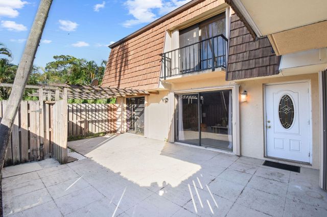 2406 24th Lane, Greenacres, FL 33463