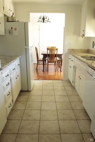 11 Oakgreen, Santa Rosa, CA 95409