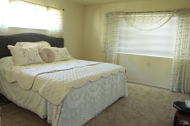 11 Oakgreen, Santa Rosa, CA 95409