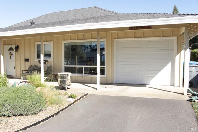 11 Oakgreen, Santa Rosa, CA 95409