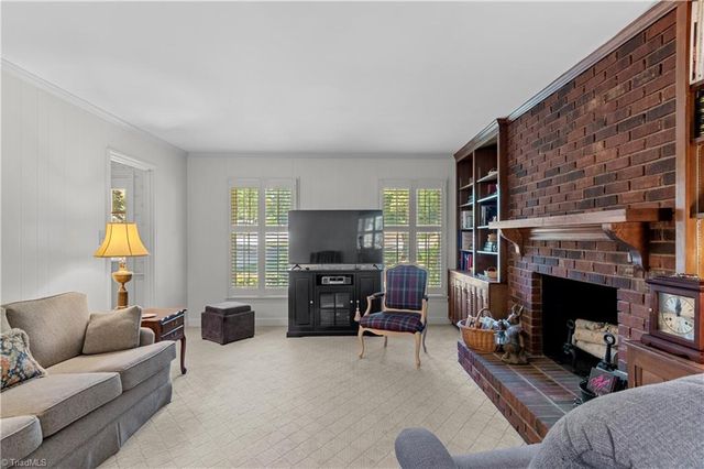 805 Chartwell Circle, Winston-salem, NC 27106