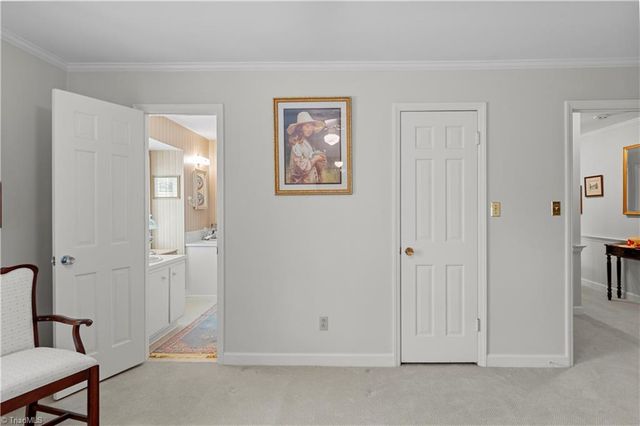805 Chartwell Circle, Winston-salem, NC 27106