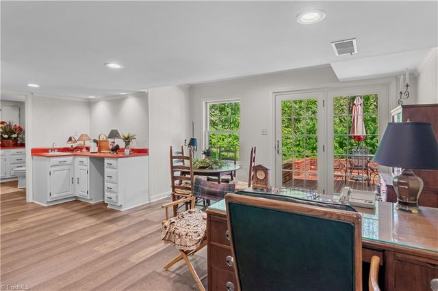 805 Chartwell Circle, Winston-salem, NC 27106