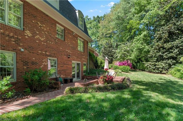 805 Chartwell Circle, Winston-salem, NC 27106