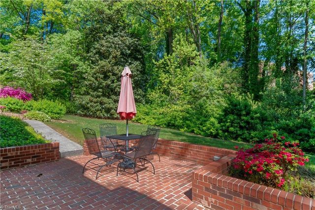 805 Chartwell Circle, Winston-salem, NC 27106