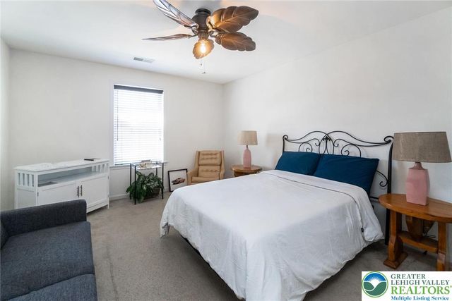 977 South Fork Drive, Forks Twp, PA 18040