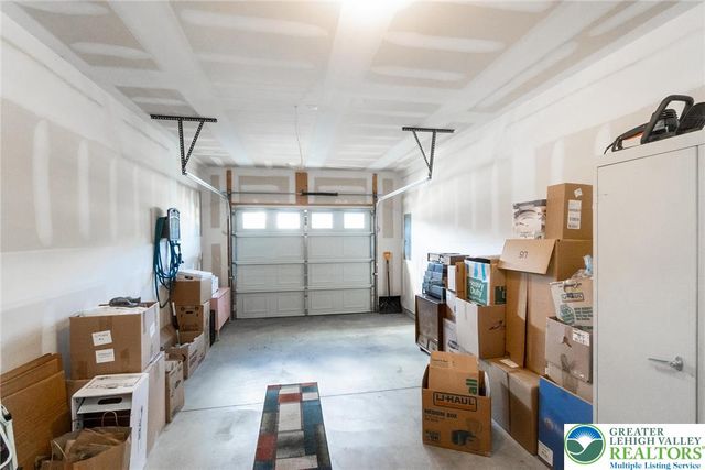 977 South Fork Drive, Forks Twp, PA 18040