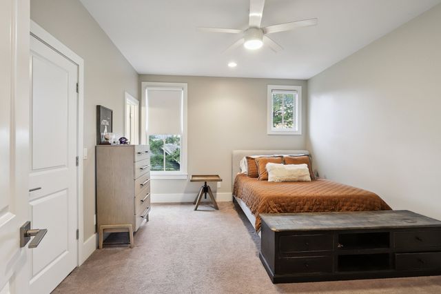 1422 Clifton Ln, Nashville, TN 37215