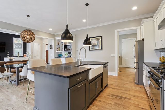 1422 Clifton Ln, Nashville, TN 37215