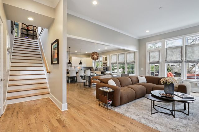 1422 Clifton Ln, Nashville, TN 37215