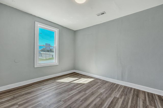 2125 Cosgrove Avenue, North Charleston, SC 29405