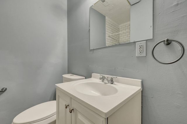 2125 Cosgrove Avenue, North Charleston, SC 29405