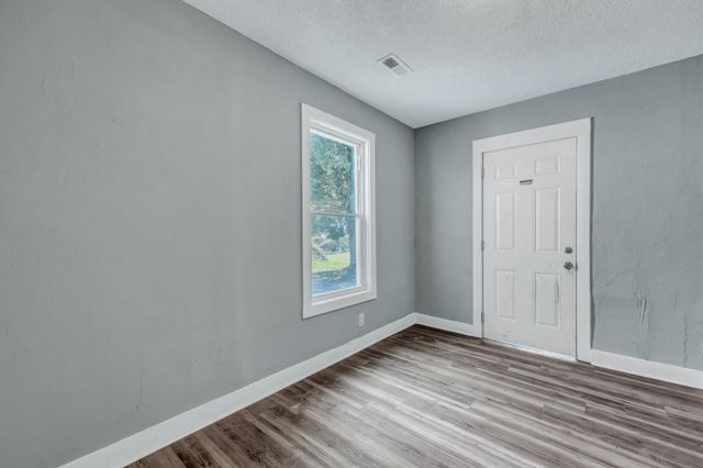 2125 Cosgrove Avenue, North Charleston, SC 29405