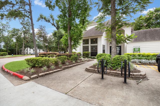 1710 W T C Jester Boulevard 2317, Houston, TX 77008