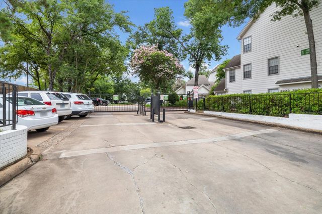 1710 W T C Jester Boulevard 2317, Houston, TX 77008