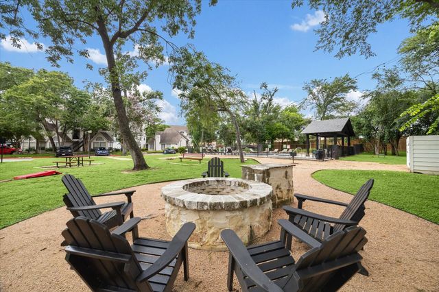 1710 W T C Jester Boulevard 2317, Houston, TX 77008