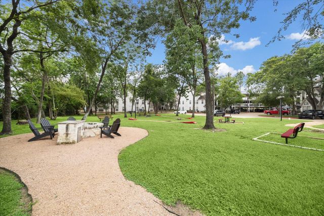 1710 W T C Jester Boulevard 2317, Houston, TX 77008