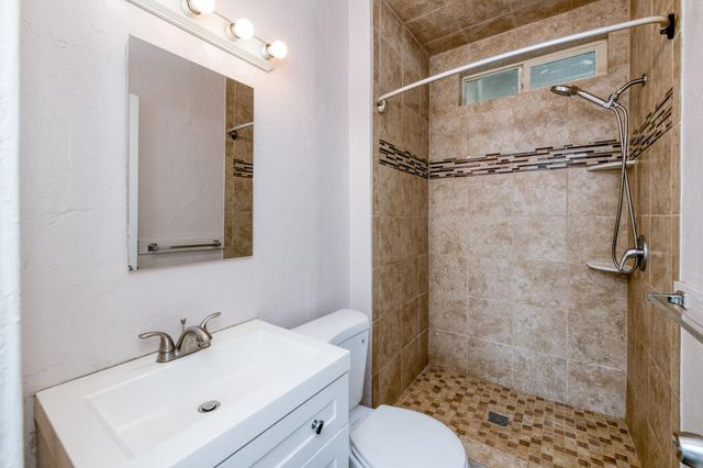 4728 E Harvey Avenue, Fresno, CA 93702