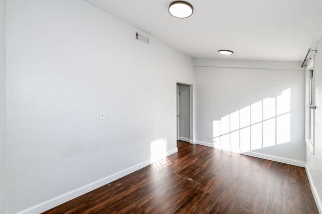 4728 E Harvey Avenue, Fresno, CA 93702