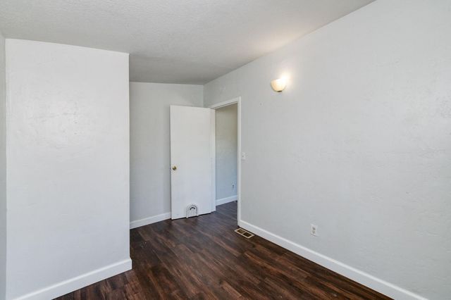 4728 E Harvey Avenue, Fresno, CA 93702