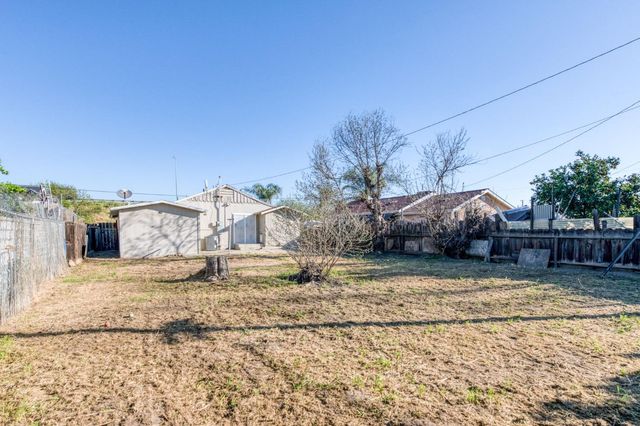 4728 E Harvey Avenue, Fresno, CA 93702