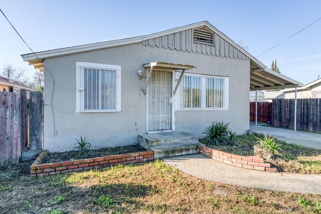 4728 E Harvey Avenue, Fresno, CA 93702