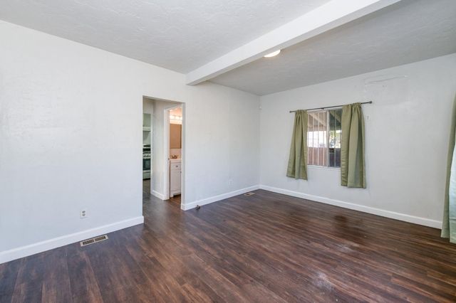 4728 E Harvey Avenue, Fresno, CA 93702