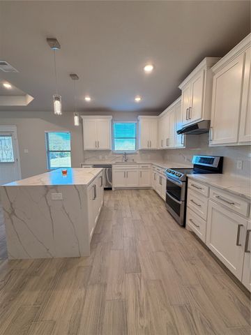 4274 Elkins Avenue, Lancaster, TX 75134