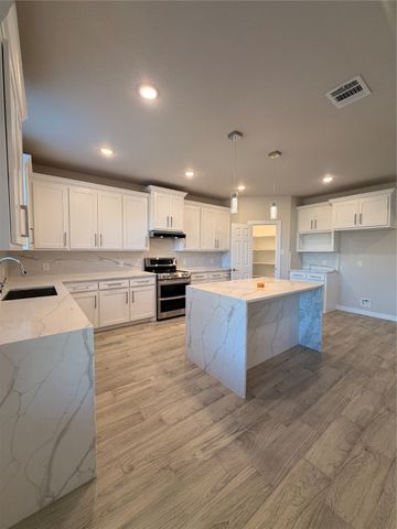 4274 Elkins Avenue, Lancaster, TX 75134