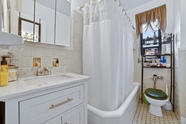 2962 Decatur Avenue 5th Floor, Bronx, NY 10458