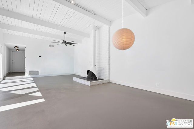 2041 S Calle Palo Fierro, Palm Springs, CA 92264