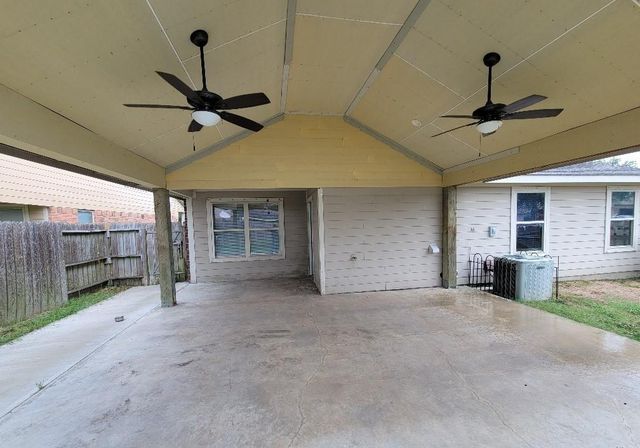3301 Clover Hill Lane, Texas City, TX 77591