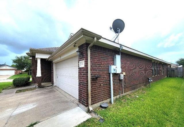 3301 Clover Hill Lane, Texas City, TX 77591