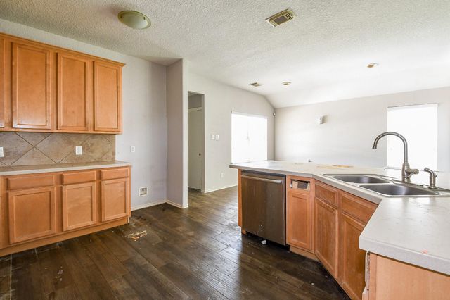 3301 Clover Hill Lane, Texas City, TX 77591