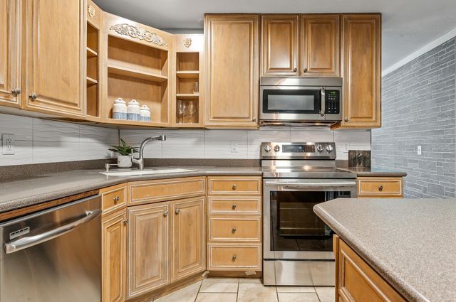 1419 6th Street SW, Rochester, MN 55902