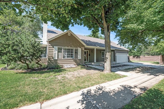 1419 6th Street SW, Rochester, MN 55902