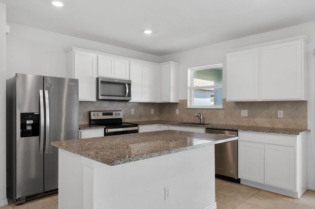 9644 Summers Cay Circle, Thonotosassa, FL 33592